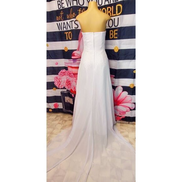 David's Bridal St. Tropez gown - Picture 10 of 15